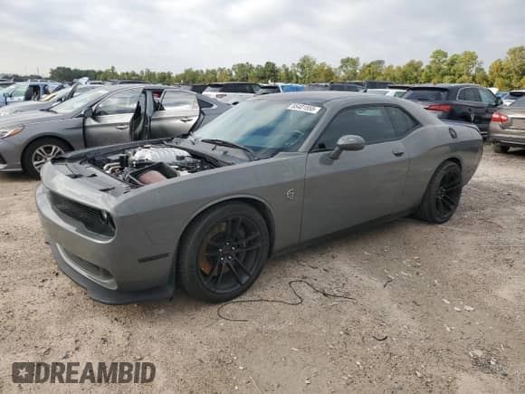 2019 Dodge Challenger SRT Hellcat с VIN 2C3CDZC96KH582835, выставлен на аукционе Copart как лот 85401555 с пробегом 71 759 миль миль и Чистый • Clean title. История ставок и продаж доступна на DreamBid. Изображение 1.