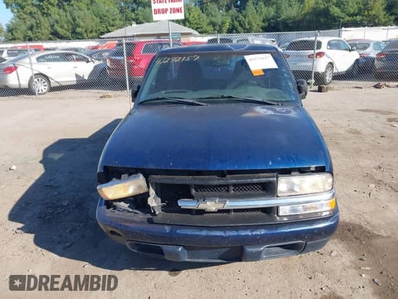 1999 Chevrolet S-10 LS с VIN 1GCCS1442XK163824, выставлен на аукционе IAAI как лот 43272157 с пробегом 149 234 миль миль и . История ставок и продаж доступна на DreamBid. Изображение 12.