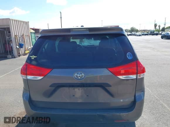 2012 Toyota Sienna с VIN 5TDKA3DC6CS014210, выставлен на аукционе IAAI как лот 42528991 с пробегом 143 493 миль миль и . История ставок и продаж доступна на DreamBid. Изображение 16.