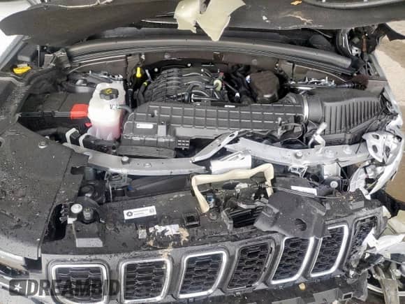 2025 Jeep Grand Cherokee Altitude z VIN 1C4RJGAGXSC320016, wystawiony jako Copart lot #62737295 z przebiegiem Nie podano mil oraz Szkoda całkowita • Salvage title. Historia ofert i sprzedaży dostępna na DreamBid. Obrazek 12.