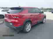 2021 Chevrolet TrailBlazer LS z VIN KL79MMS25MB139727, wystawiony jako IAAI lot #42645866 z przebiegiem 60 394 mil mil oraz . Historia ofert i sprzedaży dostępna na DreamBid. Obrazek 4.