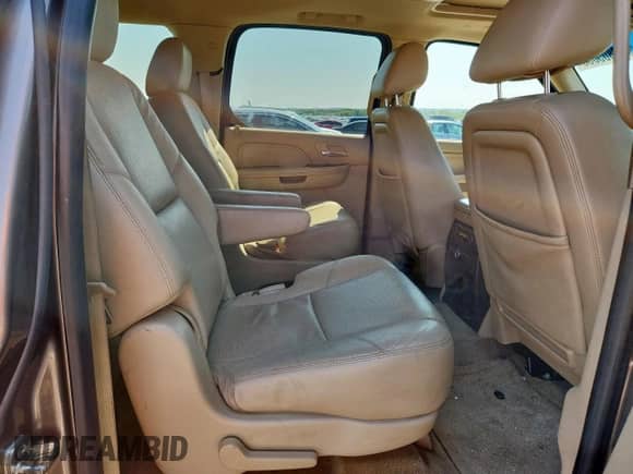 2014 Cadillac Escalade ESV Luxury с VIN 1GYS4HEF9ER223806, выставлен на аукционе Copart как лот 69805065 с пробегом 158 165 миль миль и Чистый • Clean title. История ставок и продаж доступна на DreamBid. Изображение 11.