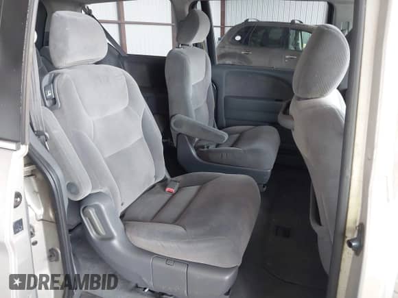 2005 Honda Odyssey LX with VIN 5FNRL38215B098907, listed as a IAAI auction lot 43233120 with 269,762 mi miles and . Bid and sale history available at DreamBid. Image 8.