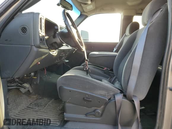 2003 GMC Sierra 1500 SLE with VIN 2GTEK19T731146665, listed as a Copart auction lot 69531743 with 119,687 mi miles and Salvage title. Bid and sale history available at DreamBid. Image 7.