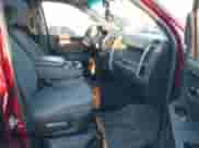 2018 Ram 1500 Express z VIN 1C6RR6KG0JS143540, wystawiony jako IAAI lot #43566231 z przebiegiem 184 224 mil mil oraz . Historia ofert i sprzedaży dostępna na DreamBid. Obrazek 5.