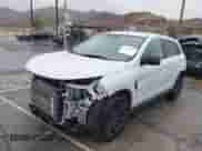 2023 Mitsubishi Outlander ES z VIN JA4ARUAU9PU014995, wystawiony jako IAAI lot #41550250 z przebiegiem 34 388 mil mil oraz . Historia ofert i sprzedaży dostępna na DreamBid. Obrazek 2.