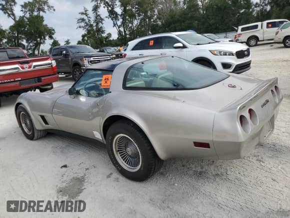 1982 Chevrolet Corvette с VIN 1G1AY0784C5118335, выставлен на аукционе Copart как лот 77951144 с пробегом 73 651 миль миль и Списание • Salvage title. История ставок и продаж доступна на DreamBid. Изображение 2.