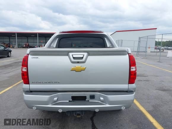 2013 Chevrolet Avalanche LT с VIN 3GNMCFE08DG289092, выставлен на аукционе IAAI как лот 42090240 с пробегом 143 588 миль миль и . История ставок и продаж доступна на DreamBid. Изображение 16.