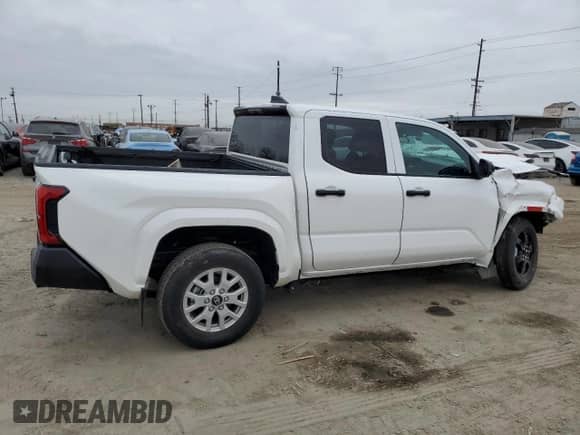 2024 Toyota Tacoma SR с VIN 3TYKD5HN9RT002032, выставлен на аукционе Copart как лот 53355655 с пробегом 6 144 миль миль и Списание • Salvage title. История ставок и продаж доступна на DreamBid. Изображение 3.