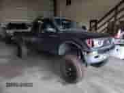 1997 Toyota Tacoma z VIN 4TAWN72N8VZ275224, wystawiony jako Copart lot #53267355 z przebiegiem 258 016 mil mil oraz Szkoda całkowita • Salvage title. Historia ofert i sprzedaży dostępna na DreamBid. Obrazek 4.