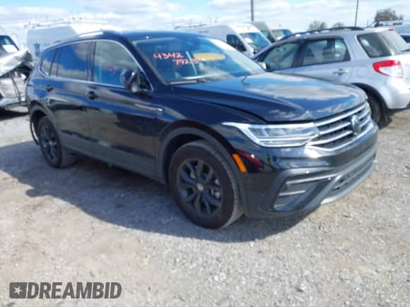 2024 Volkswagen Tiguan SE с VIN 3VV2B7AX9RM136727, выставлен на аукционе IAAI как лот 43427923 с пробегом 4 919 миль миль и . История ставок и продаж доступна на DreamBid. Изображение 1.