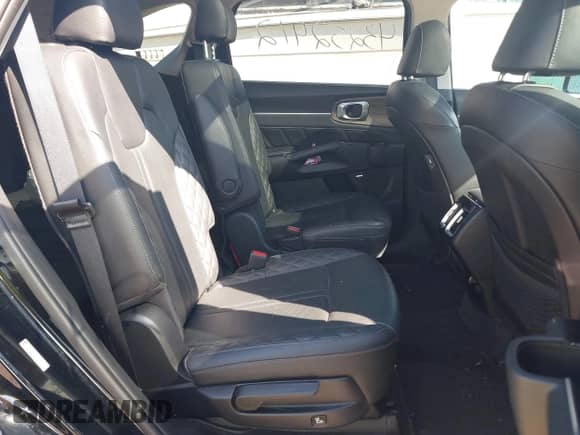 2021 Kia Sorento SX Prestige X-Line with VIN 5XYRKDLF5MG045931, listed as a IAAI auction lot 43252412 with 73,564 mi miles and . Bid and sale history available at DreamBid. Image 8.