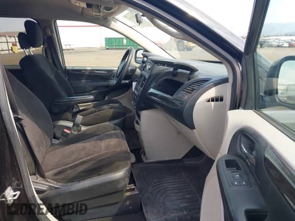 2012 Dodge Grand Caravan SE z VIN 2C4RDGBG1CR414882, wystawiony jako IAAI lot #43087403 z przebiegiem 189 403 mil mil oraz . Historia ofert i sprzedaży dostępna na DreamBid. Obrazek 5.