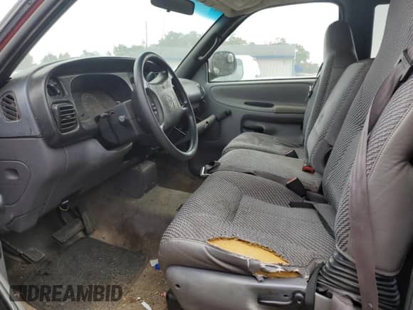 1999 Dodge 1500 z VIN 3B7HC12Y9XG132893, wystawiony jako Copart lot #84658994 z przebiegiem Nie podano mil oraz Nie do naprawy • Non repairable. Historia ofert i sprzedaży dostępna na DreamBid. Obrazek 7.