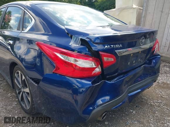 2016 Nissan Altima SL с VIN 1N4AL3AP9GC121892, выставлен на аукционе IAAI как лот 42685986 с пробегом 88 347 миль миль и . История ставок и продаж доступна на DreamBid. Изображение 6.