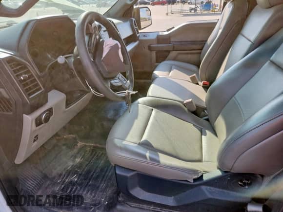 2020 Ford F-150 XL с VIN 1FTMF1CBXLKF02896, выставлен на аукционе Copart как лот 81833135 с пробегом 146 979 миль миль и Списание • Salvage title. История ставок и продаж доступна на DreamBid. Изображение 7.