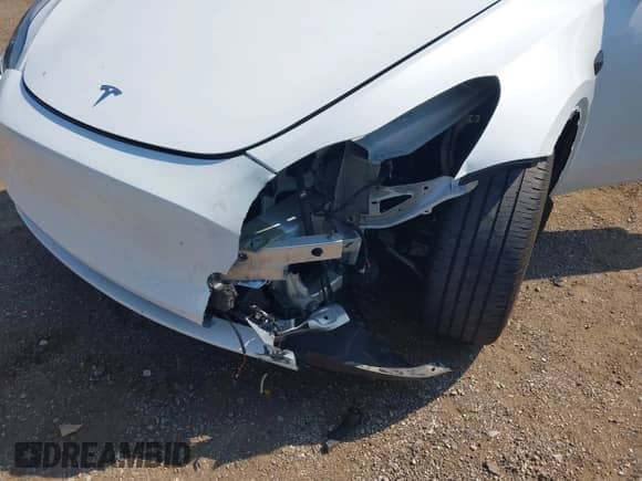 2023 Tesla Model Y Long Range с VIN 7SAYGAEE5PF708297, выставлен на аукционе IAAI как лот 42927362 с пробегом 27 230 миль миль и . История ставок и продаж доступна на DreamBid. Изображение 6.
