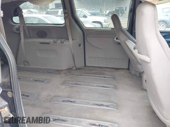 2003 Dodge Caravan SE with VIN 1D4GP24333B249320, listed as a IAAI auction lot 43284797 with 179,289 mi miles and . Bid and sale history available at DreamBid. Image 8.