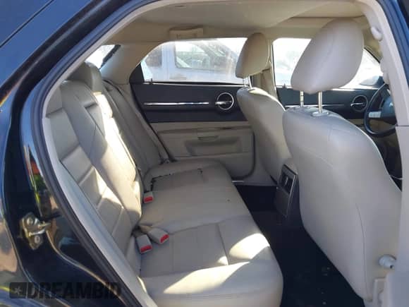 2005 Dodge Magnum RT с VIN 2D4GV58215H587205, выставлен на аукционе IAAI как лот 41371767 с пробегом 115 534 миль миль и . История ставок и продаж доступна на DreamBid. Изображение 8.