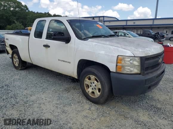 2011 Chevrolet Silverado 1500 Work Truck z VIN 1GCRKPE33BZ147909, wystawiony jako Copart lot #65735915 z przebiegiem 382 699 mil mil oraz Czysty tytuł • Clean title. Historia ofert i sprzedaży dostępna na DreamBid. Obrazek 4.