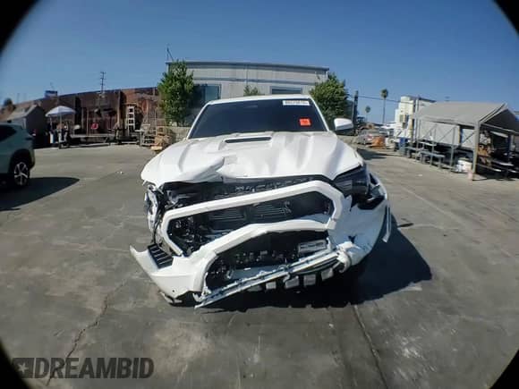 2024 Toyota Tacoma SR5 with VIN 3TMLB5JN1RM062810, listed as a Copart auction lot 80575815 with 11,680 mi miles and Salvage title. Bid and sale history available at DreamBid. Image 13.