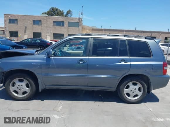 2005 Toyota Highlander с VIN JTEDP21A650050906, выставлен на аукционе IAAI как лот 42609225 с пробегом 141 453 миль миль и . История ставок и продаж доступна на DreamBid. Изображение 15.