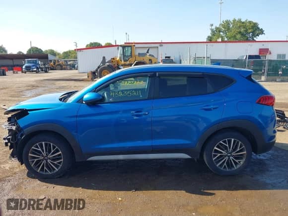 2020 Hyundai Tucson Limited with VIN KM8J3CALXLU172745, listed as a IAAI auction lot 43235211 with 115,597 mi miles and . Bid and sale history available at DreamBid. Image 15.
