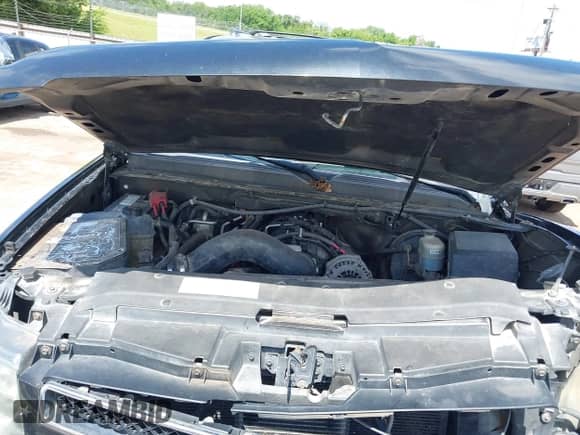 2010 Chevrolet Suburban LT z VIN 1GNUCJE08AR133987, wystawiony jako IAAI lot #42413997 z przebiegiem 268 401 mil mil oraz . Historia ofert i sprzedaży dostępna na DreamBid. Obrazek 10.