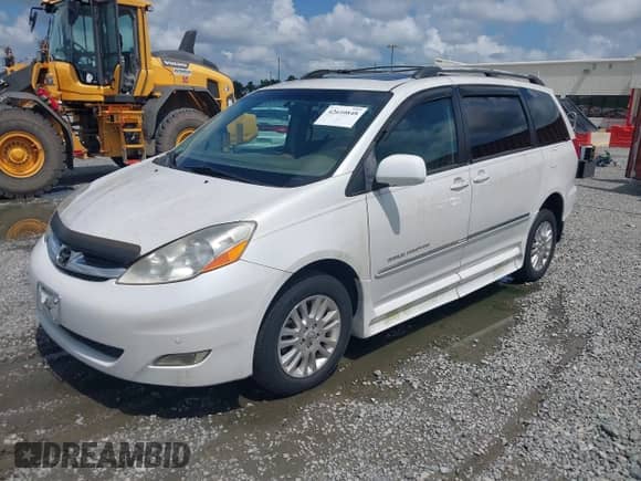 2007 Toyota Sienna XLE z VIN 5TDZK22C87S003207, wystawiony jako IAAI lot #42610848 z przebiegiem 66 678 mil mil oraz . Historia ofert i sprzedaży dostępna na DreamBid. Obrazek 2.