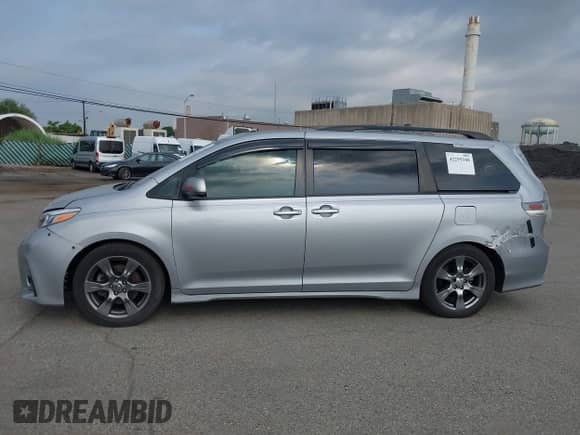 2017 Toyota Sienna SE z VIN 5TDXZ3DC5HS777793, wystawiony jako IAAI lot #42875681 z przebiegiem 142 707 mil mil oraz . Historia ofert i sprzedaży dostępna na DreamBid. Obrazek 14.