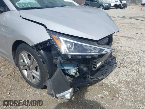 2019 Hyundai Elantra Limited с VIN 5NPD84LF6KH452378, выставлен на аукционе IAAI как лот 41899130 с пробегом 39 549 миль миль и . История ставок и продаж доступна на DreamBid. Изображение 19.