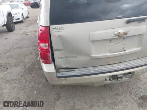2008 Chevrolet Tahoe LTZ с VIN 1GNFC13J78R103278, выставлен на аукционе IAAI как лот 42964382 с пробегом 307 097 миль миль и . История ставок и продаж доступна на DreamBid. Изображение 6.