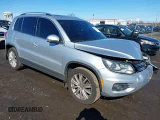 2016 Volkswagen Tiguan SEL с VIN WVGBV7AX5GW521829, выставлен на аукционе IAAI как лот 41582637 с пробегом 72 899 миль миль и . История ставок и продаж доступна на DreamBid. Изображение 1.