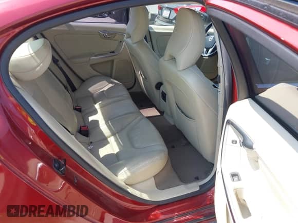 2012 Volvo S60 T5 с VIN YV1622FS0C2120103, выставлен на аукционе IAAI как лот 43214819 с пробегом 104 685 миль миль и . История ставок и продаж доступна на DreamBid. Изображение 8.