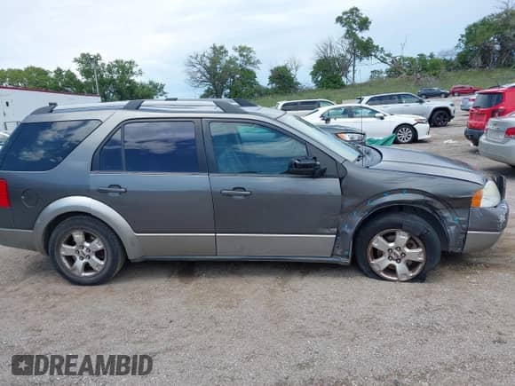 2006 Ford Freestyle SEL с VIN 1FMZK02156GA39377, выставлен на аукционе IAAI как лот 42712056 с пробегом 177 408 миль миль и . История ставок и продаж доступна на DreamBid. Изображение 13.