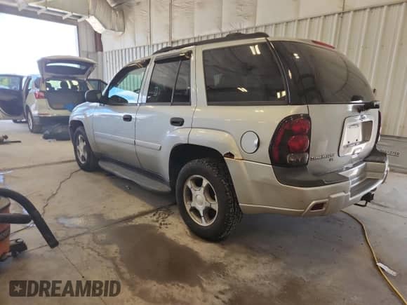 2007 Chevrolet TrailBlazer LT with VIN 1GNES13MX72270363, listed as a Copart auction lot 70092745 with 112,619 mi miles and Clean title. Bid and sale history available at DreamBid. Image 2.