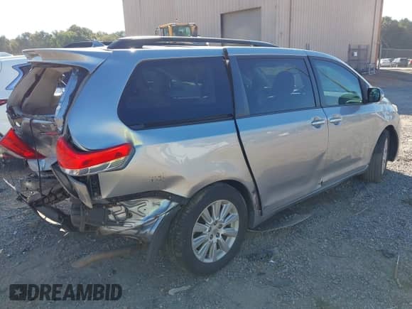 2014 Toyota Sienna Limited with VIN 5TDDK3DC6ES076604, listed as a IAAI auction lot 43199613 with 152,278 mi miles and . Bid and sale history available at DreamBid. Image 4.
