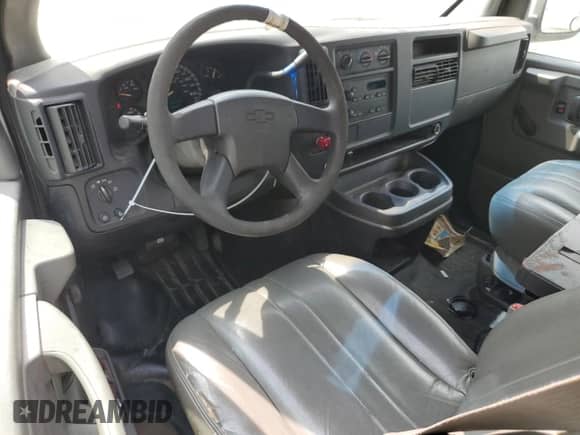2003 Chevrolet Express Cargo с VIN 1GCFG15XX31178417, выставлен на аукционе Copart как лот 60239605 с пробегом 166 050 миль миль и Чистый • Clean title. История ставок и продаж доступна на DreamBid. Изображение 8.