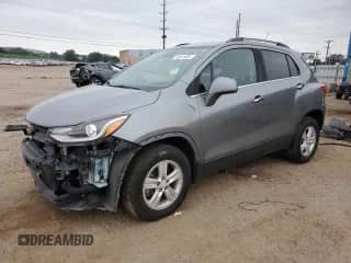 2020 Chevrolet Trax LT с VIN 3GNCJPSB1LL207142, выставлен на аукционе Copart как лот 71821925 с пробегом 39 802 миль миль и Списание • Salvage title. История ставок и продаж доступна на DreamBid. Изображение 1.