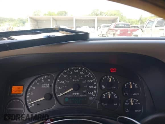 2002 Chevrolet Tahoe LS with VIN 1GNEC13V42R226106, listed as a IAAI auction lot 42777155 with 331,891 mi miles and . Bid and sale history available at DreamBid. Image 7.