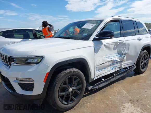 2023 Jeep Grand Cherokee Limited with VIN 1C4RJGBG7PC575664, listed as a IAAI auction lot 42835920 with 46,594 mi miles and . Bid and sale history available at DreamBid. Image 17.