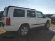 2007 Jeep Commander Sport z VIN 1J8HG48K27C567128, wystawiony jako Copart lot #80455145 z przebiegiem 159 037 mil mil oraz Szkoda całkowita • Salvage title. Historia ofert i sprzedaży dostępna na DreamBid. Obrazek 3.