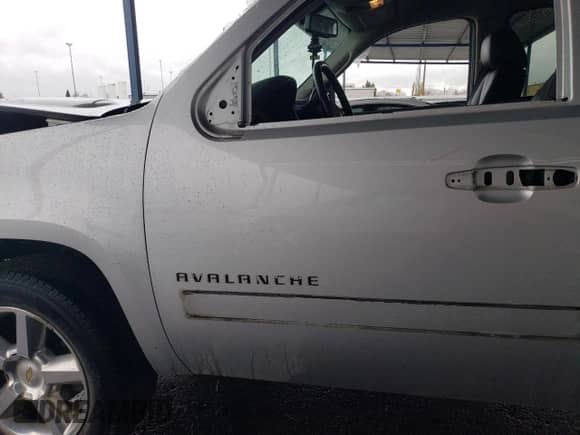 2011 Chevrolet Avalanche LT с VIN 3GNMCFE06BG310213, выставлен на аукционе Copart как лот 85342874 с пробегом 82 008 миль миль и Списание • Salvage title. История ставок и продаж доступна на DreamBid. Изображение 7.