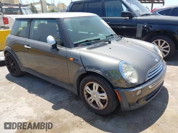 2006 MINI Hardtop with VIN WMWRC33566TJ76689, listed as a IAAI auction lot 42408697 with 153,382 mi miles and . Bid and sale history available at DreamBid. Image 1.