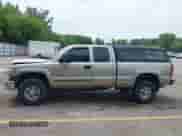 2002 Chevrolet Silverado 2500HD LT с VIN 1GCHK29172E158362, выставлен на аукционе IAAI как лот 42862931 с пробегом 261 133 миль миль и . История ставок и продаж доступна на DreamBid. Изображение 15.