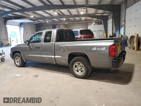 2006 Dodge Dakota z VIN 1D7HW22N46S715954, wystawiony jako Copart lot #68994315 z przebiegiem 87 989 mil mil oraz Czysty tytuł • Clean title. Historia ofert i sprzedaży dostępna na DreamBid. Obrazek 2.