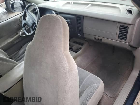 2004 Dodge Dakota SLT z VIN 1D7GL42N54S721808, wystawiony jako Copart lot #73992034 z przebiegiem Nie podano mil oraz Szkoda całkowita • Salvage title. Historia ofert i sprzedaży dostępna na DreamBid. Obrazek 8.