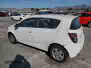 2014 Chevrolet Sonic LS z VIN 1G1JB6SHXE4192752, wystawiony jako Copart lot #86846494 z przebiegiem 158 690 mil mil oraz Szkoda całkowita • Salvage title. Historia ofert i sprzedaży dostępna na DreamBid. Obrazek 2.