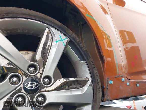 2013 Hyundai Veloster Turbo с VIN KMHTC6AE1DU128016, выставлен на аукционе IAAI как лот 42425892 с пробегом 104 209 миль миль и . История ставок и продаж доступна на DreamBid. Изображение 13.