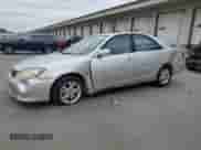 2005 Toyota Camry STD with VIN 4T1BE32K95U567703, listed as a Copart auction lot 70098995 with 141,812 mi miles and Salvage title. Bid and sale history available at DreamBid. Image 1.
